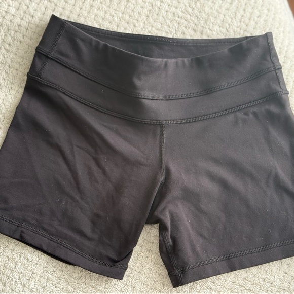 Lululemon Athletica Black Athletic Shorts - Picture 2 of 3
